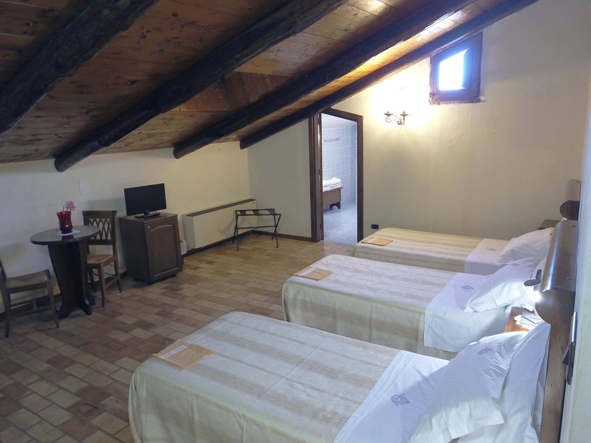 Hotel Castello di Altomonte Esterno foto
