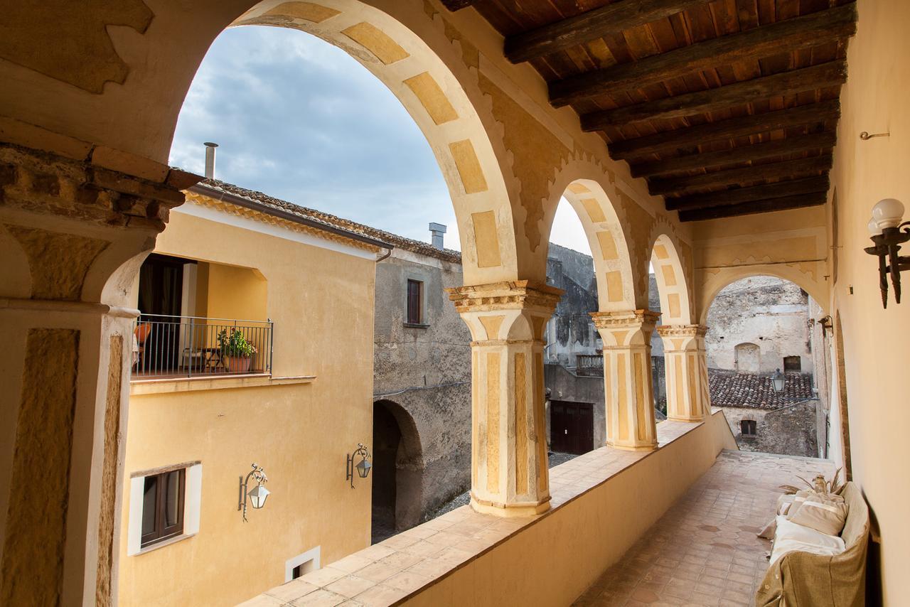 Hotel Castello di Altomonte Esterno foto