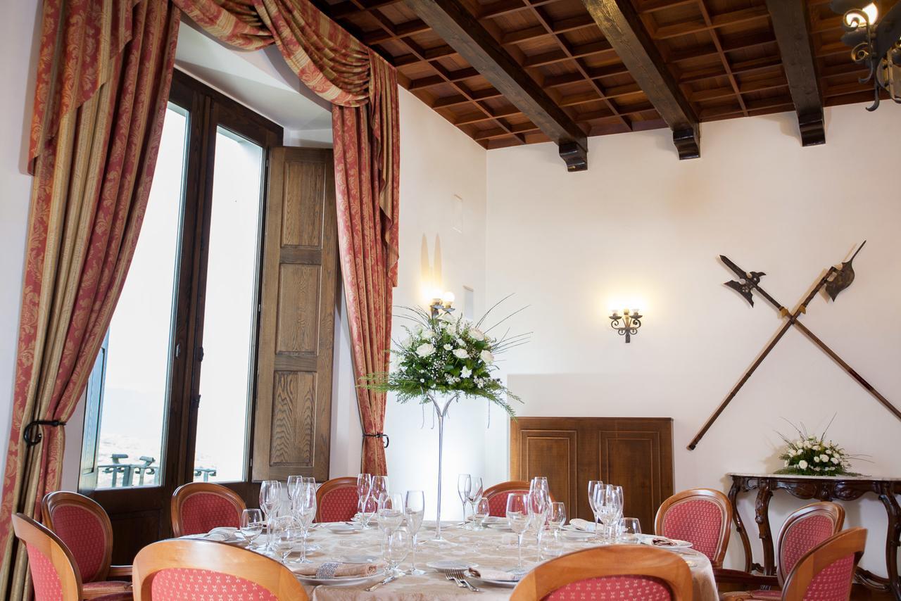 Hotel Castello di Altomonte Esterno foto