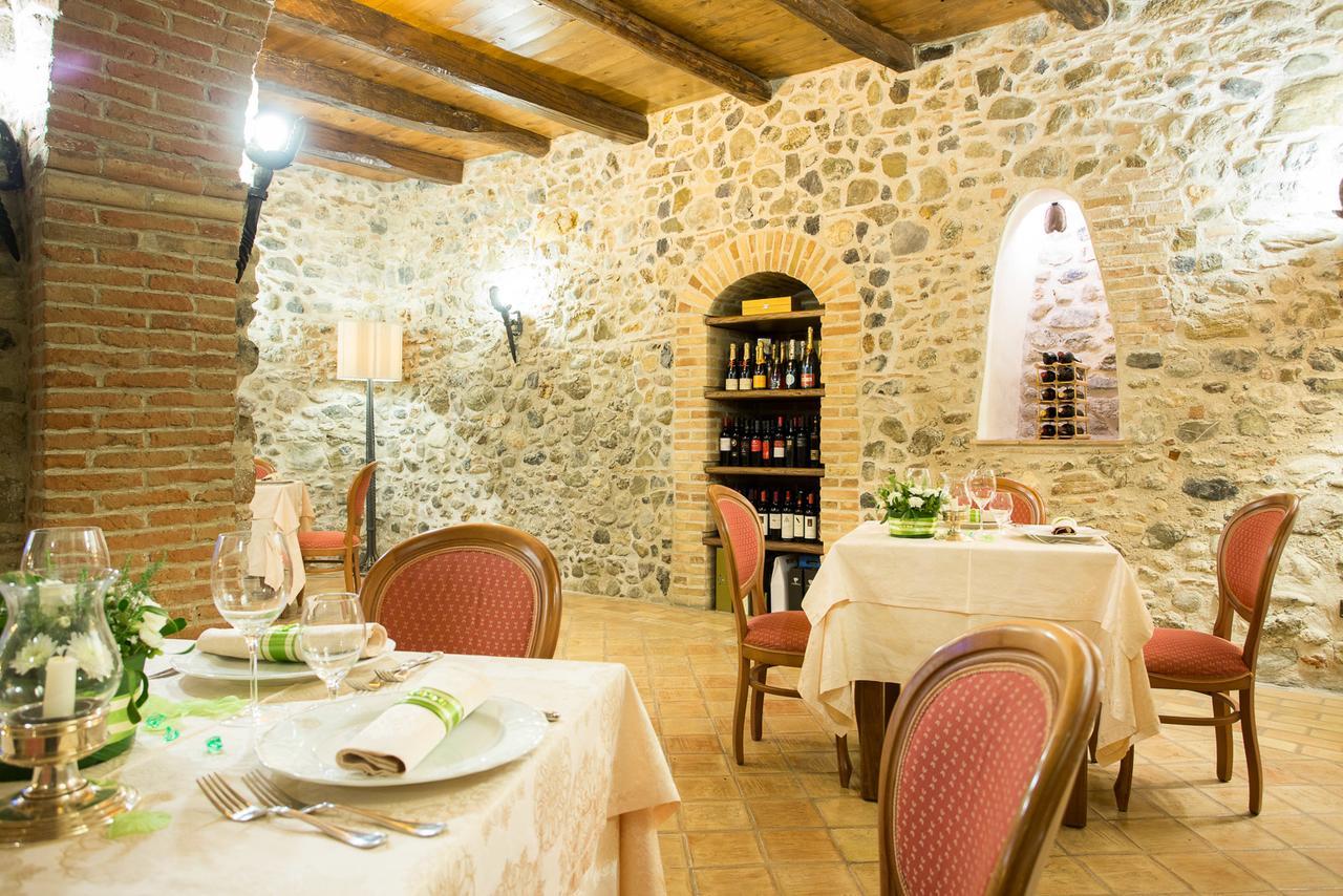 Hotel Castello di Altomonte Esterno foto