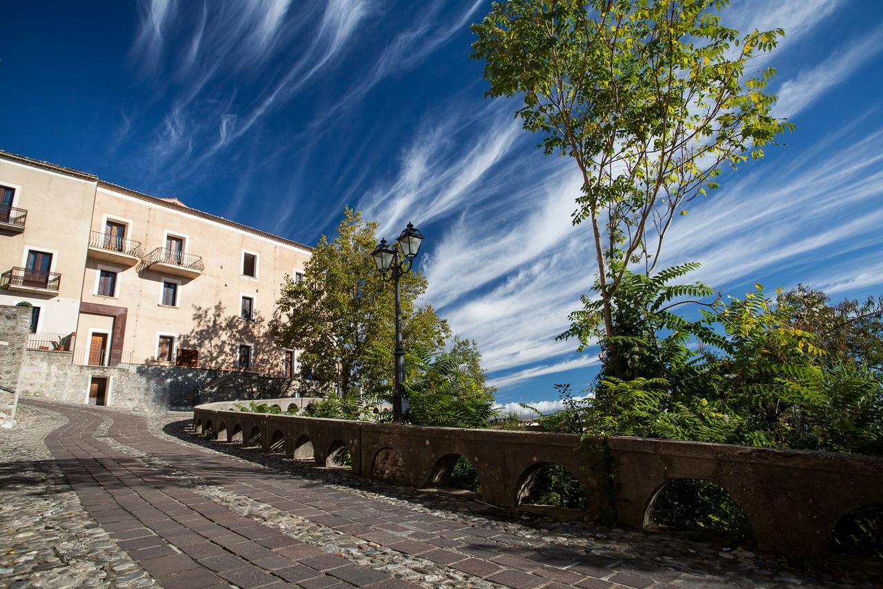 Hotel Castello di Altomonte Esterno foto