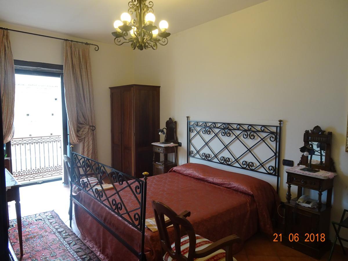Hotel Castello di Altomonte Esterno foto