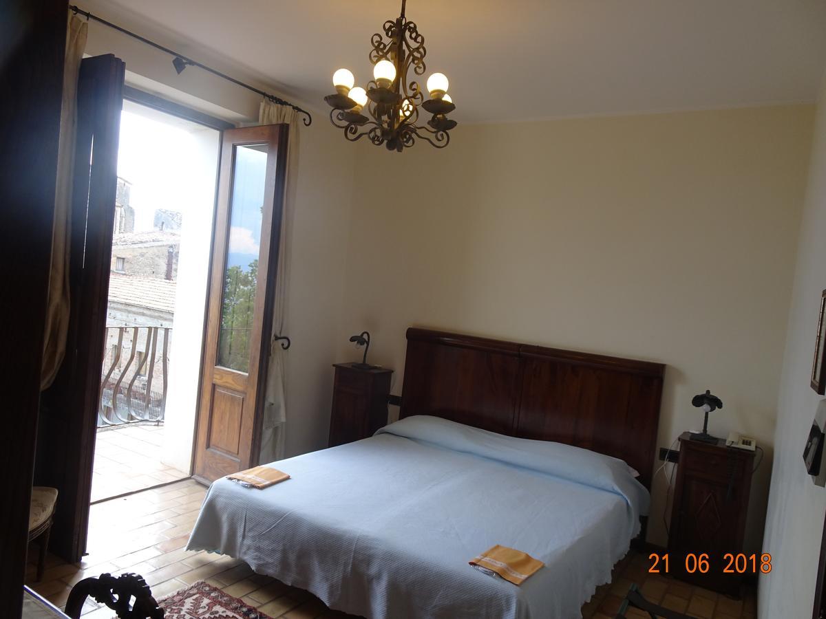 Hotel Castello di Altomonte Esterno foto
