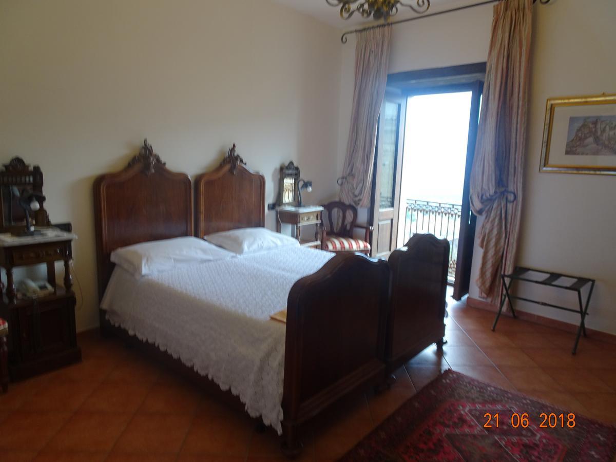 Hotel Castello di Altomonte Esterno foto