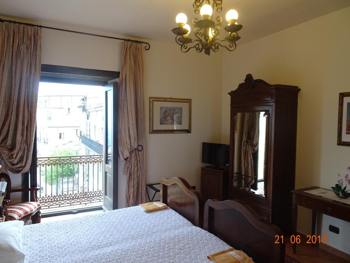 Hotel Castello di Altomonte Esterno foto