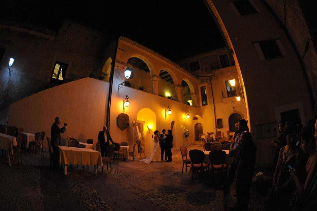 Hotel Castello di Altomonte Esterno foto